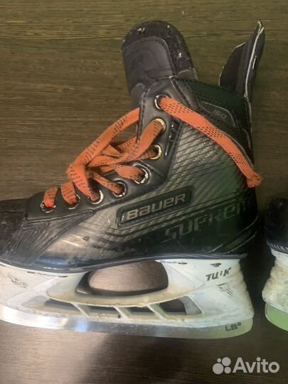 Хоккейные коньки бауэр