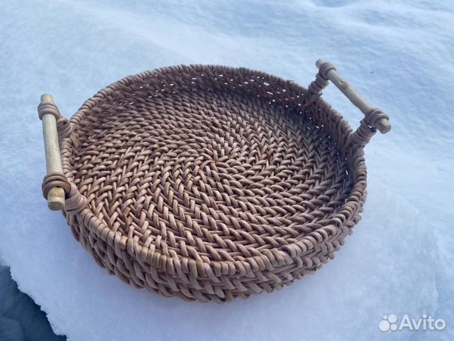 Плетеный поднос с ручками