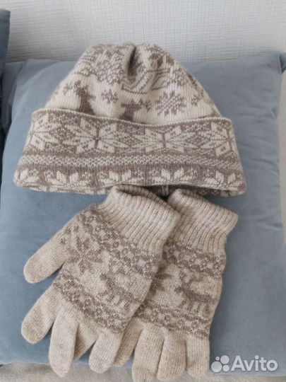 Шапка и перчатки, новые
