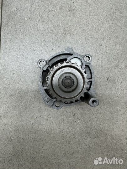 Помпа Volksvagen Golf 4