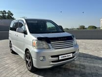 Toyota Noah 2.0 AT, 2002, 285 000 км, с пробегом, цена 1 149 000 руб.