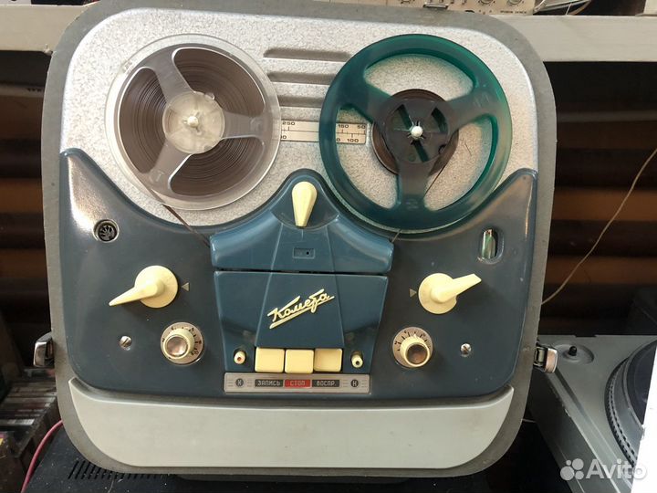 Магнитофон ламповый - 