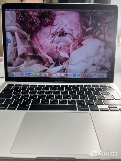 Apple MacBook air 13 2020 i3 8gb 256