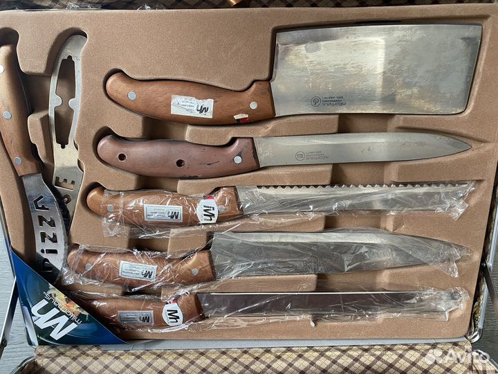 Набор ножей и вилок