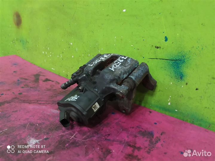 Суппорт задний левый Tiguan Passat B7 CC Audi Q3