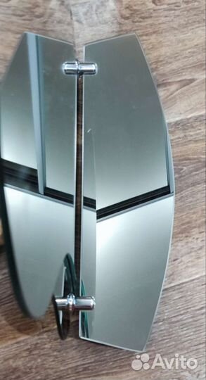 Зеркало с полкой в ванную