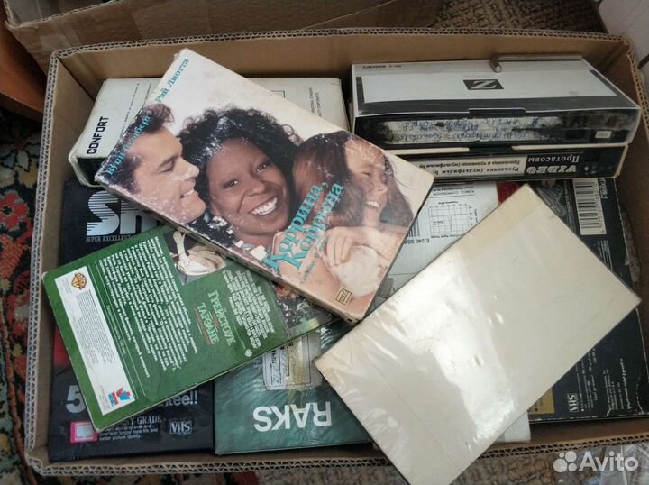 Видеокассеты vhs коробка 35 шт