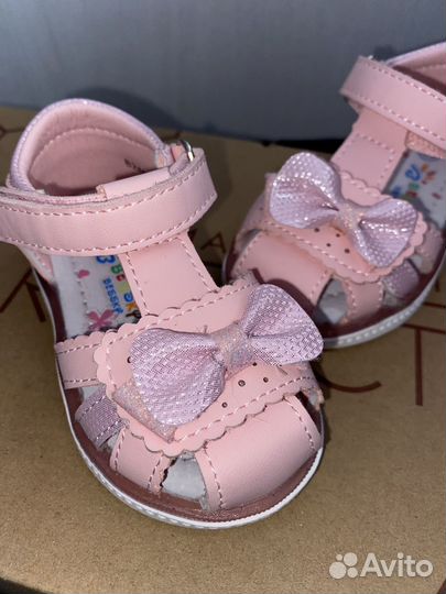 Босоножки детские новые