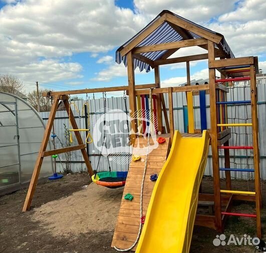 Детская площадка с горкой