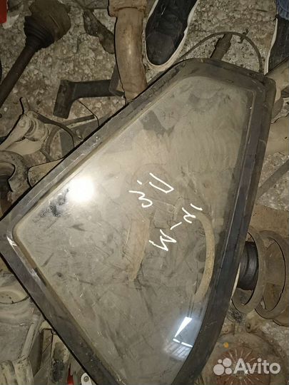 Форточка задней правой двери Москвич Святогор 2141