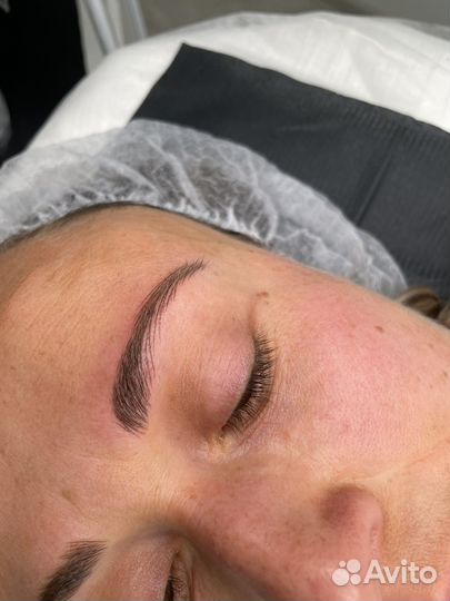 Модель на перманентный макияж бровей