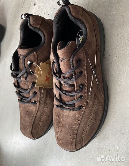 Кроссовки мужские 42 размер