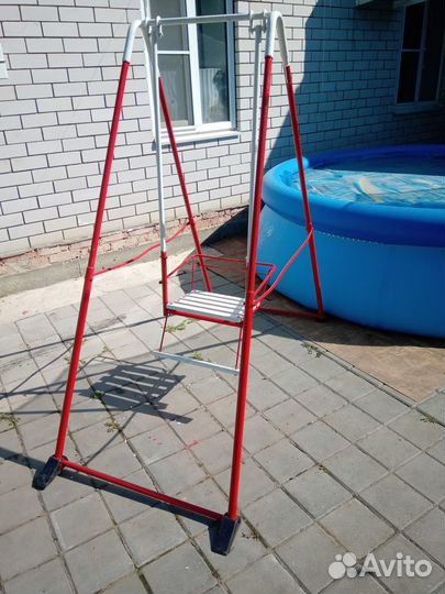 Детские качели уличные