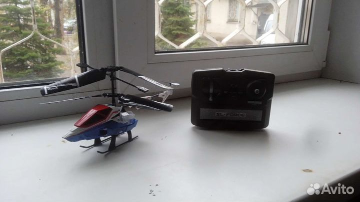 Вертолет на пульте управления