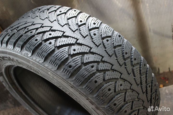 Nokian Hakkapeliitta 4 215/55 R16