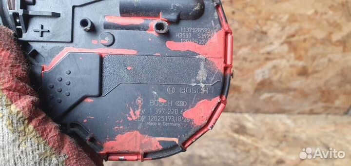 Моторчик стеклоочистителя передний Opel Astra J G