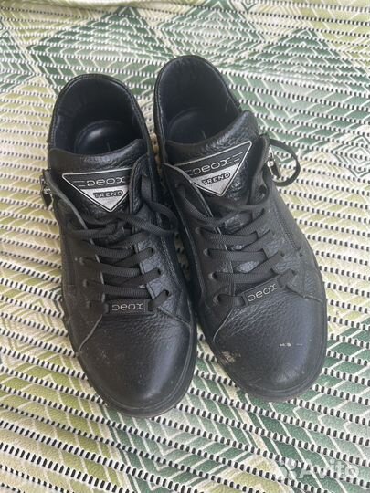 Пакет одежды и кеды