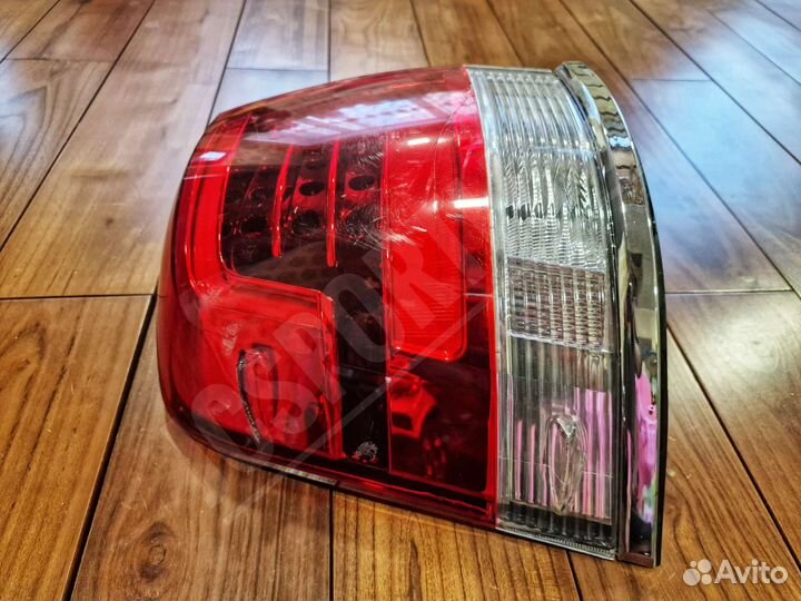 Фонарь левый Toyota Land Cruiser 200 рестайлинг