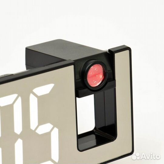 Часы настольные с проекцией