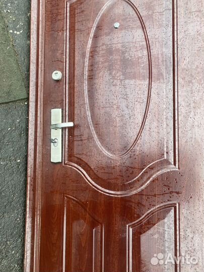 Дверь металлическая китайская с ключом