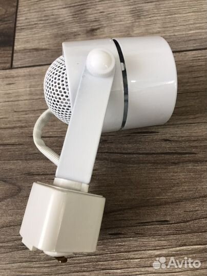 Светодиодные светильники трековые, белые и черные