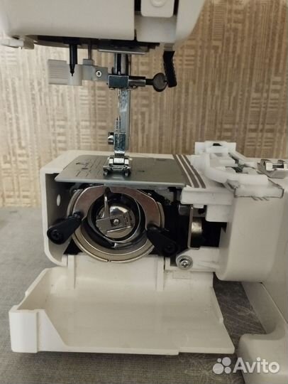 Швейная машинка janome