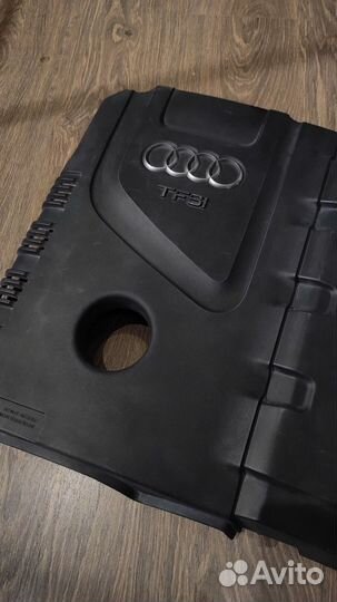 Крышка двигателя Audi