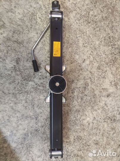 Домкрат механический винтовой