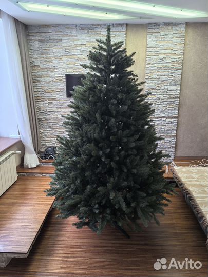 Ель искусственная, производства Италия, 200см