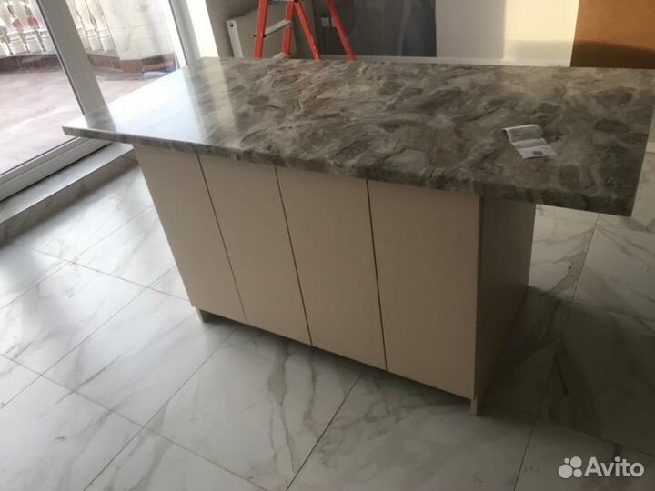 Кухня под потолок