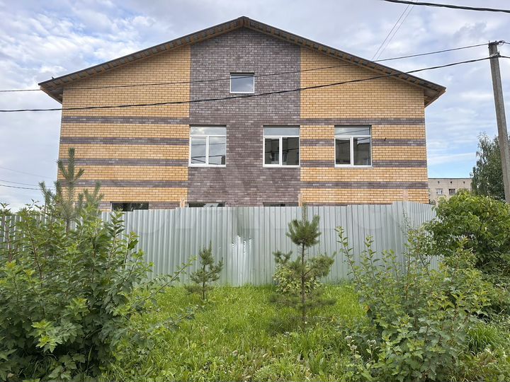 Здание, 823 м²