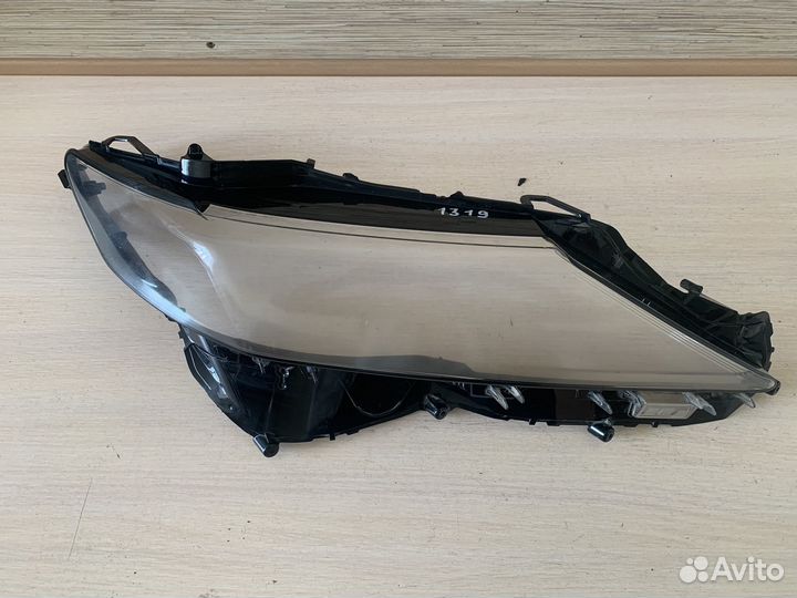 Стекло правое Toyota Camry 2022