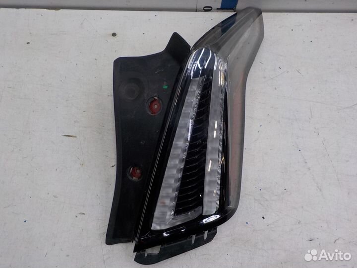 Фонарь задний правый Cadillac XT5 2016