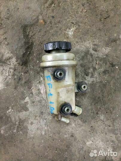 Бачок гидроусилителя (Ford Focus, Ford Focus USA)