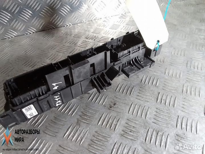 Блок предохранителей Tesla Model X 2019 1094405