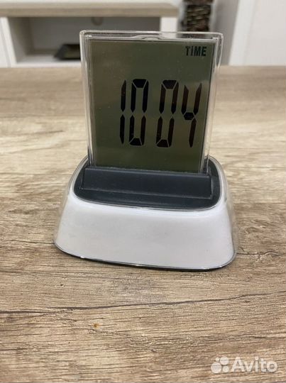 Прикроватные часы