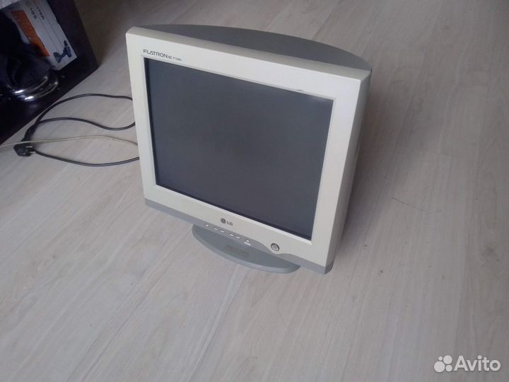 ЭЛТ монитор LG Flatron ez T710BH