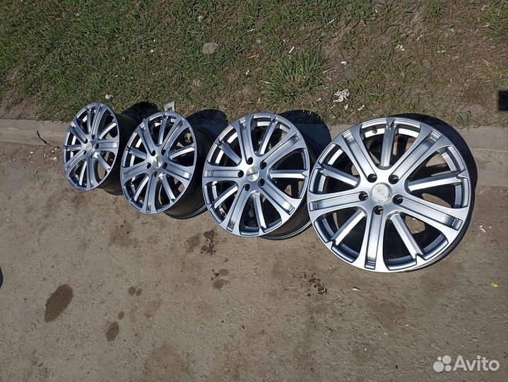 Литые диски r18 5x114,3 как новые