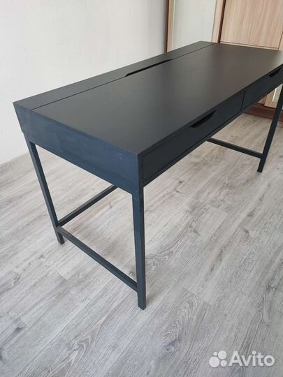 Компьютерный стол IKEA