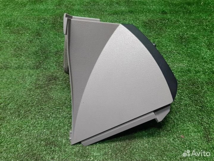 Дефлектор торпедо левый Mitsubishi Grandis 2008