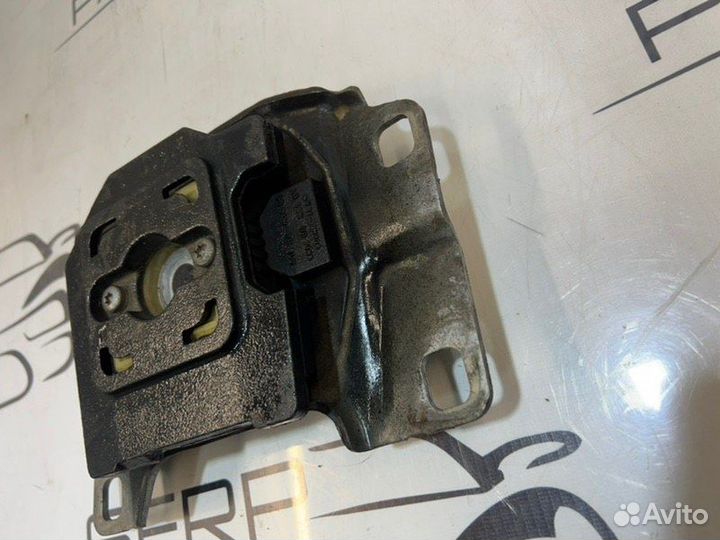Подушка кпп Ford Focus 3 CB8 1.6L duratec TI-VCT