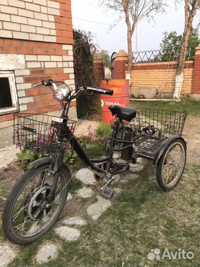 Электрический трёхколёсный велосипед