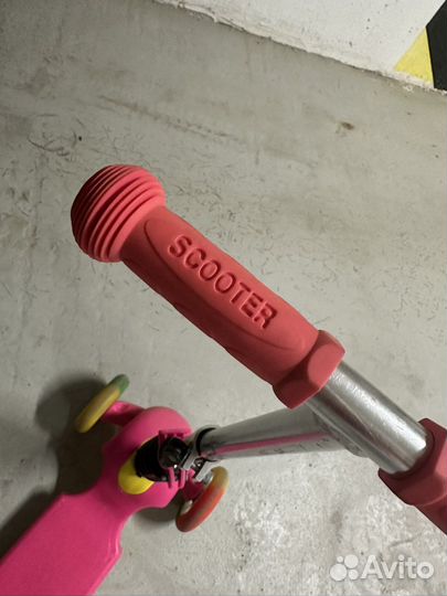 Детский самокат со светящимися колёсами