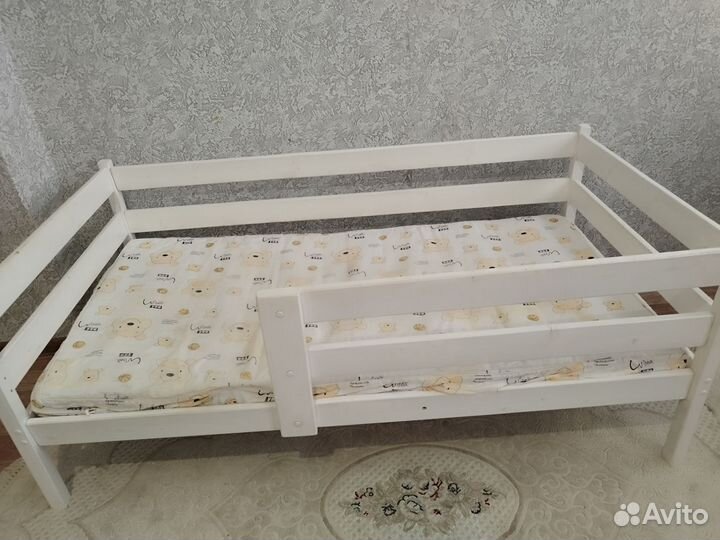 Кровать с матрасом бу