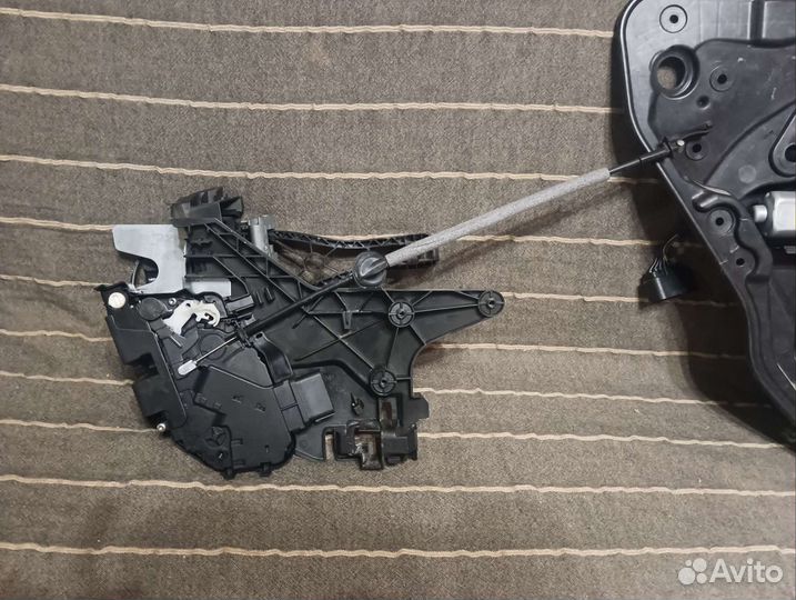 Механизм левой задней двери Volvo xc-70 2008