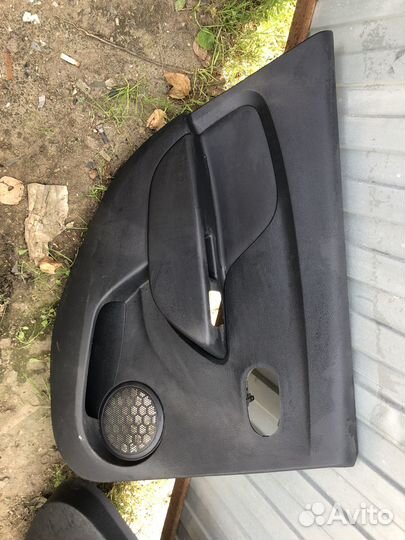 Дверные карты Renault Logan 2