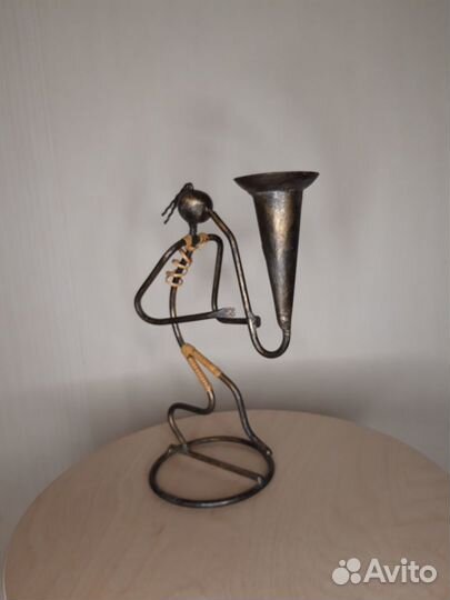 Продам подсвечник «Саксофонист»