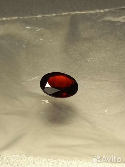 Камень полудрагоценный гранат натуральный