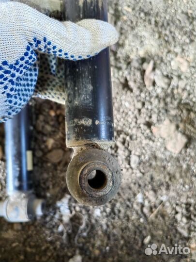 Амортизаторы задние Volvo s60 p2 30748531