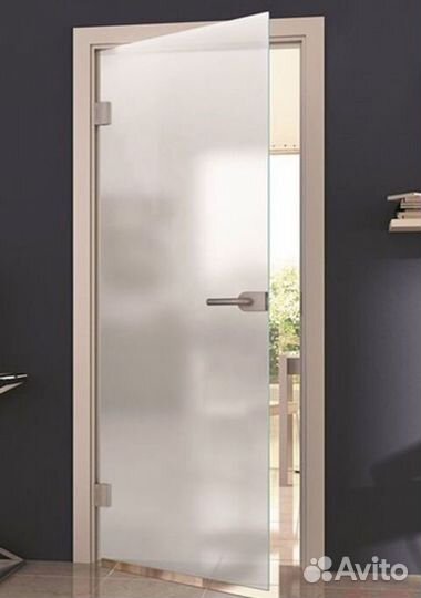 Дверь стеклянная межкомнатная